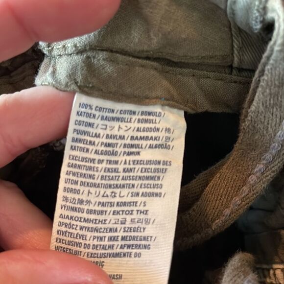 Boys Olive Green Cargo Shorts, size 10, Slightly Distressed Shorts, Abercrombie - Picture 8 of 8